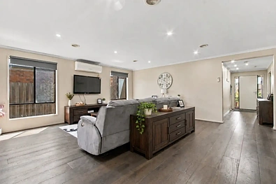 ਰਹਿਣ ਵਾਲਾ ਕਮਰਾ - 8 Mayo Close, Traralgon, VIC 3844