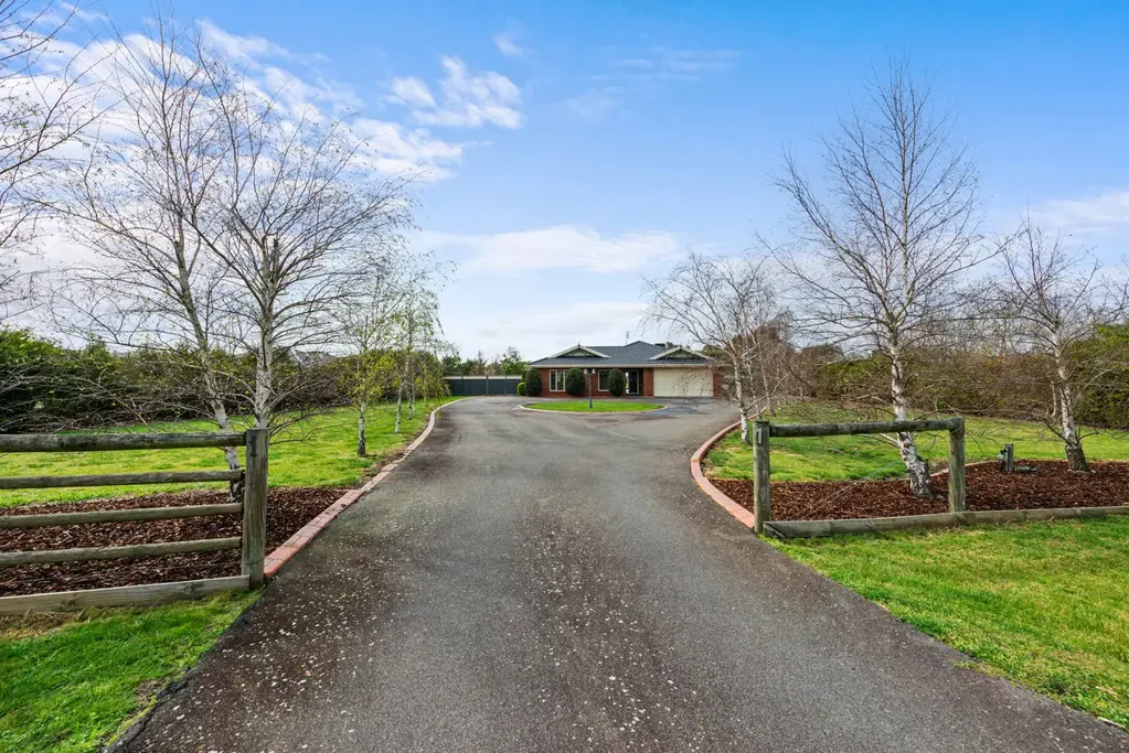1 Sarah Court, Wurruk, VIC 3850