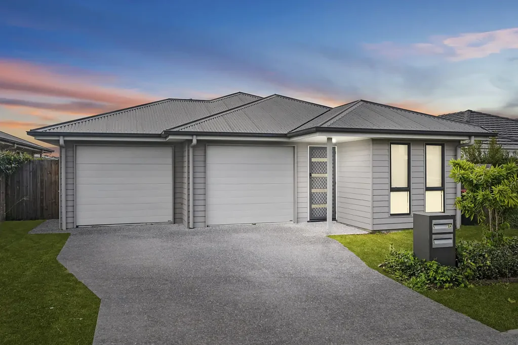 Logan Reserve 6房 Logan Reserve双拼联排 438m²独立产权 现代2021装修 高回报潜力 优质生活配套 Premium Dual Living Opportunity | Modern Design, Dual Income & Endless Flexibility