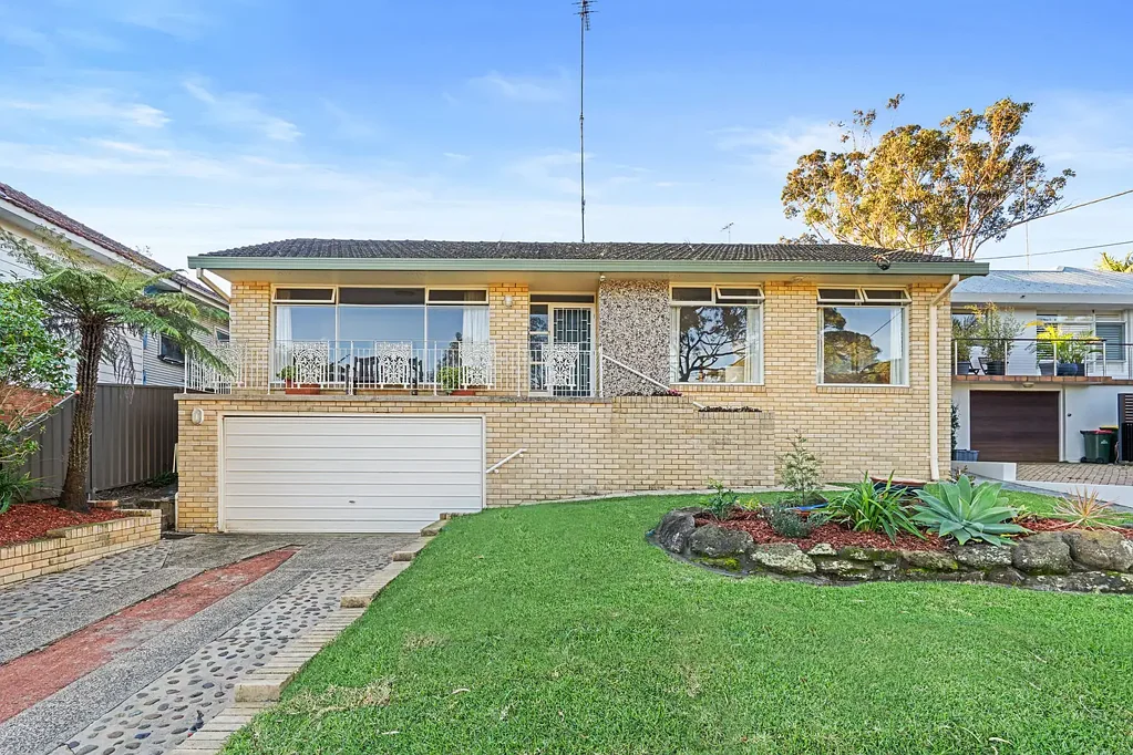 Caringbah South 3chambre Much-Loved Family Home in a Sought-After location