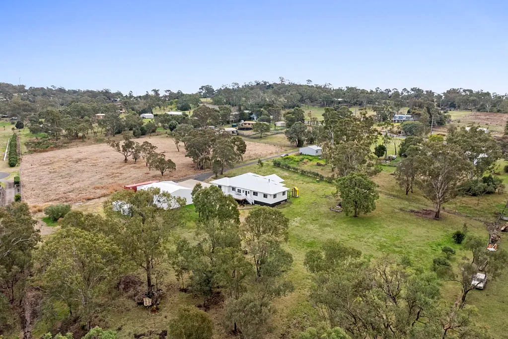 Glenvale 5房 在格伦瓦尔的中心地带的acreage生活 Acreage living in the heart of Glenvale