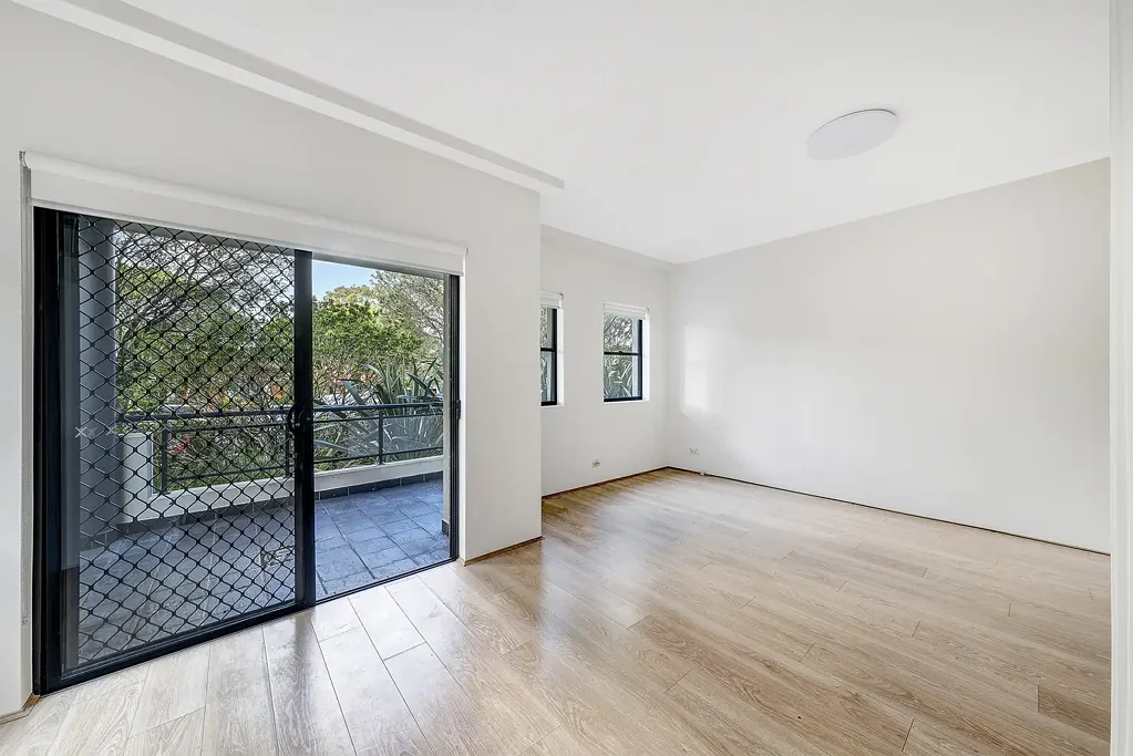 Tastefully renovated two bedroom garden apartment