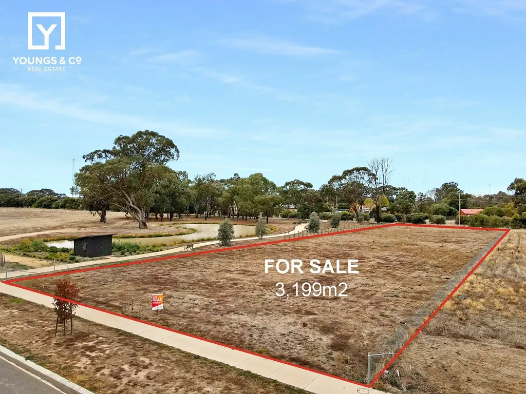 Shepparton North Overlook Beautiful Water Views - 3,199m2 Block - Lauriston Estate