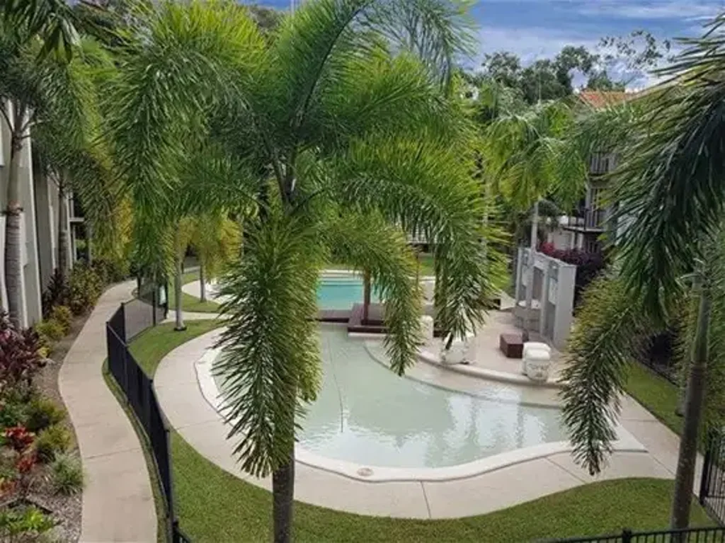FABULOUS RESORT LIVING
