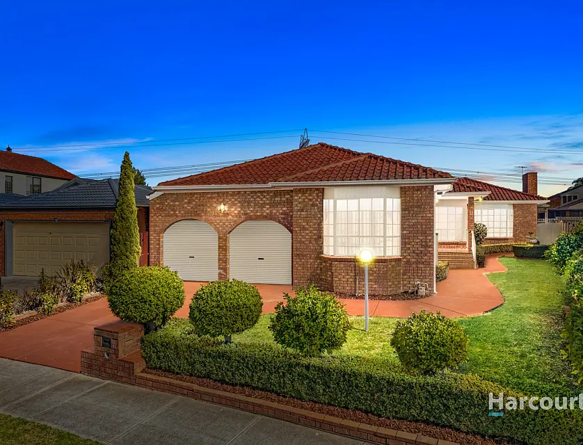 11 Tintaldra Drive, Taylors Lakes, North West Melbourne, 4房, 2浴, House