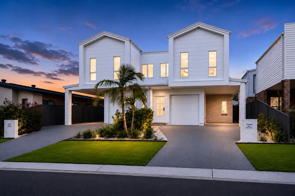 Badagarang 5房  SPACIOUS, NEAR-NEW DUPLEX DESIGNED FOR MODERN & MULTI- GENERATIONAL LIVING