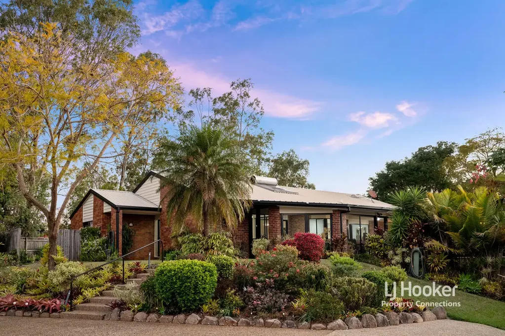 Eatons Hill 6 Bedroom Two Homes on One Property!! Acreage Retreat with Shed, Pool and Tranquil Outlook