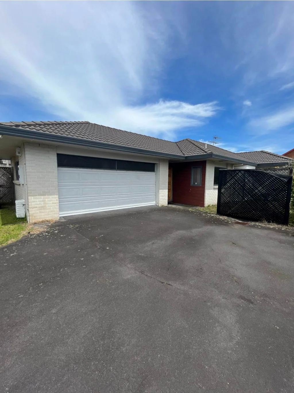 Three bedrooms Family Home In Excellent location