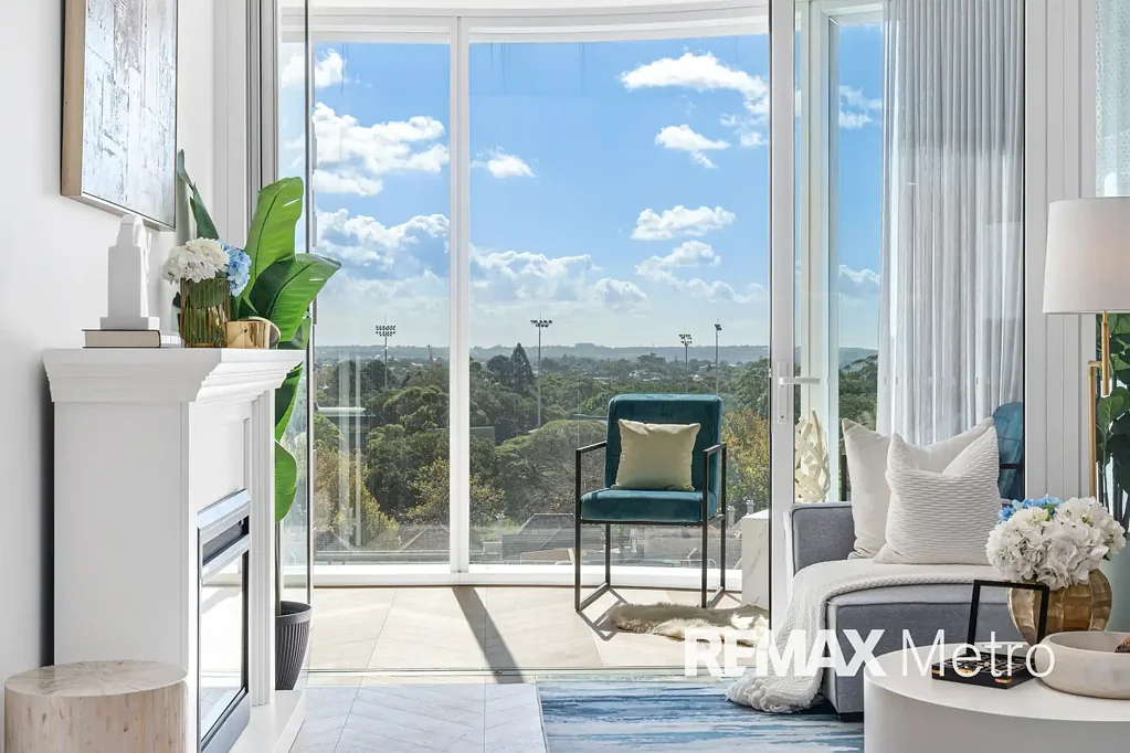 North Sydney 2침실 Light-Filled North-Facing Aura Residence | Accessible Design, Level 11 with Parking & Storage