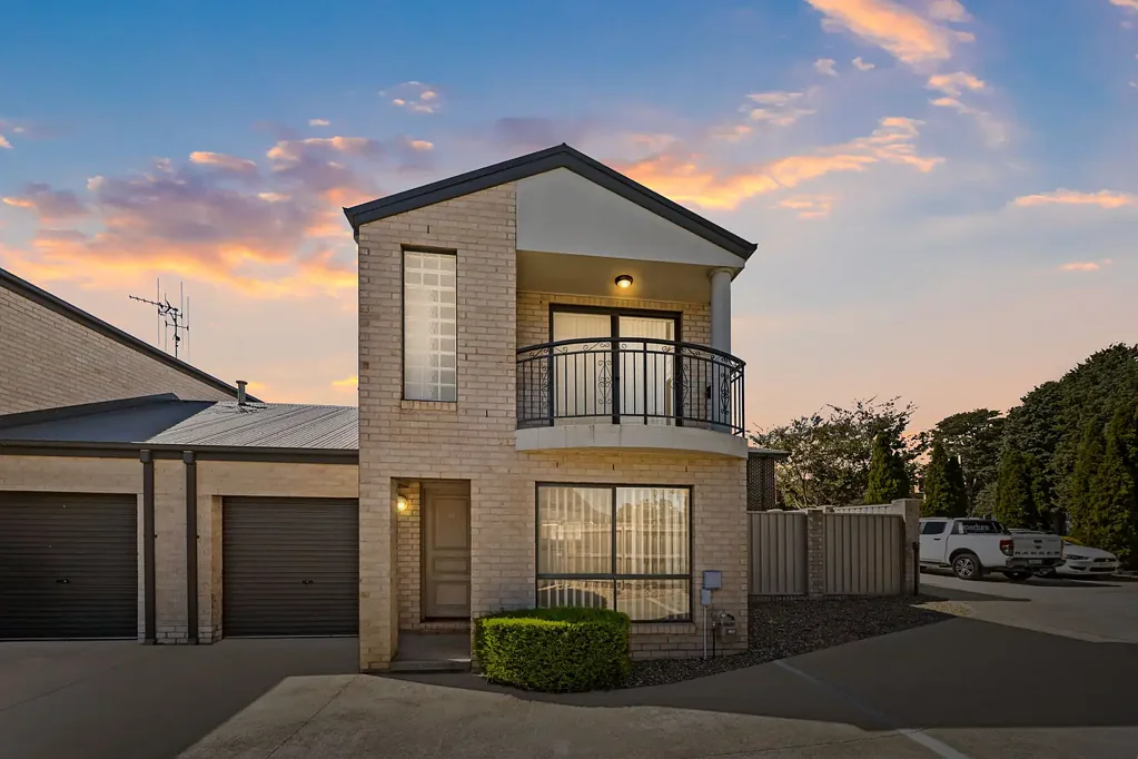 Queanbeyan East 2 Bedroom Easy Living!