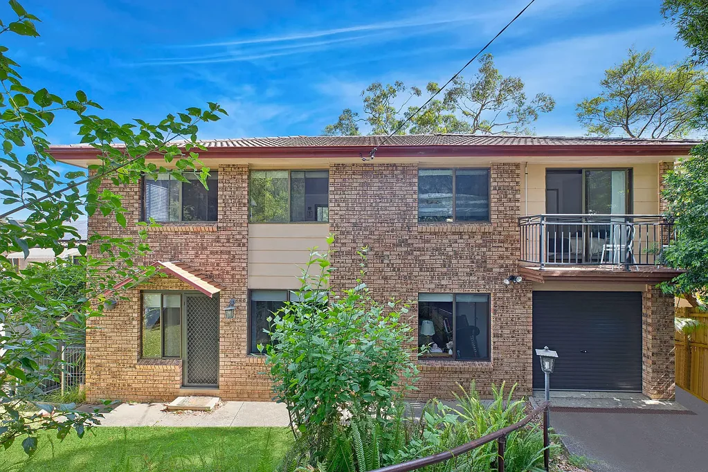 17 Valley View Road, Bateau Bay, NSW 2261