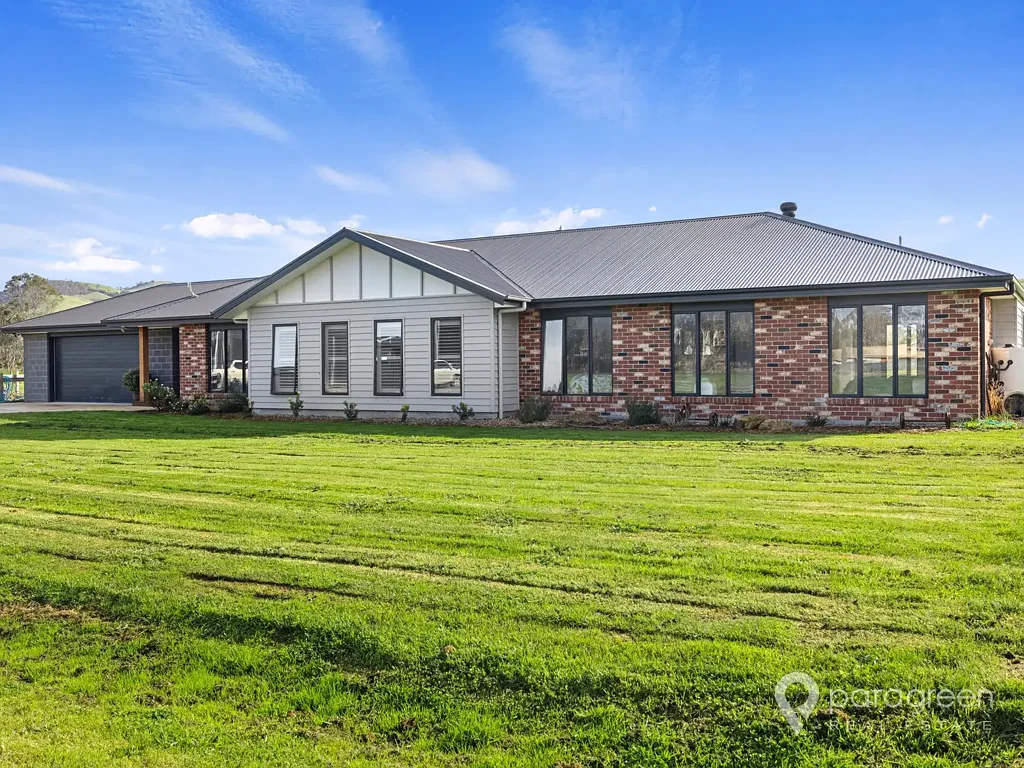 Toora 5房  LUX LIVING MEETS RURAL CHARM