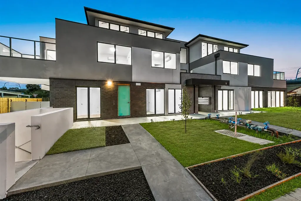 Clayton 3침실 Fully Furnished Spacious Ground Floor Living with an Entertainer's Courtyard in the Heart of Clayton