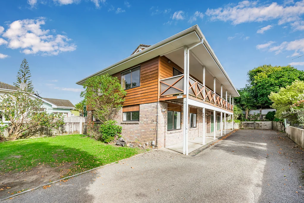 Paraparaumu 5 Bedroom Big, Bright & Built for Family Life!