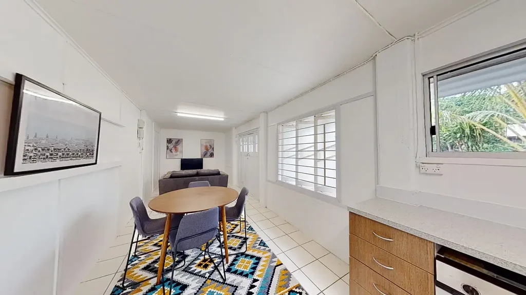 Fully Furnished City Fringe Living