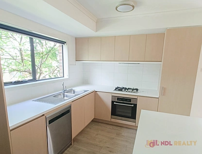 19 Erinbank Crescent, Westmeadows, North Melbourne, 3 Bedrooms, 2 Bathrooms, Townhouse