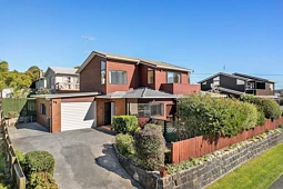 64 Potter Avenue, Northcote