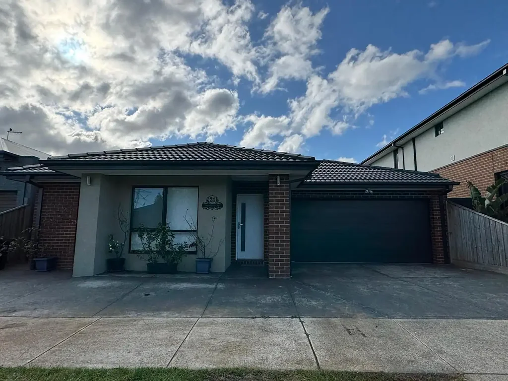 Modern Family Living with a Sunroom & Study in the Heart of Deanside