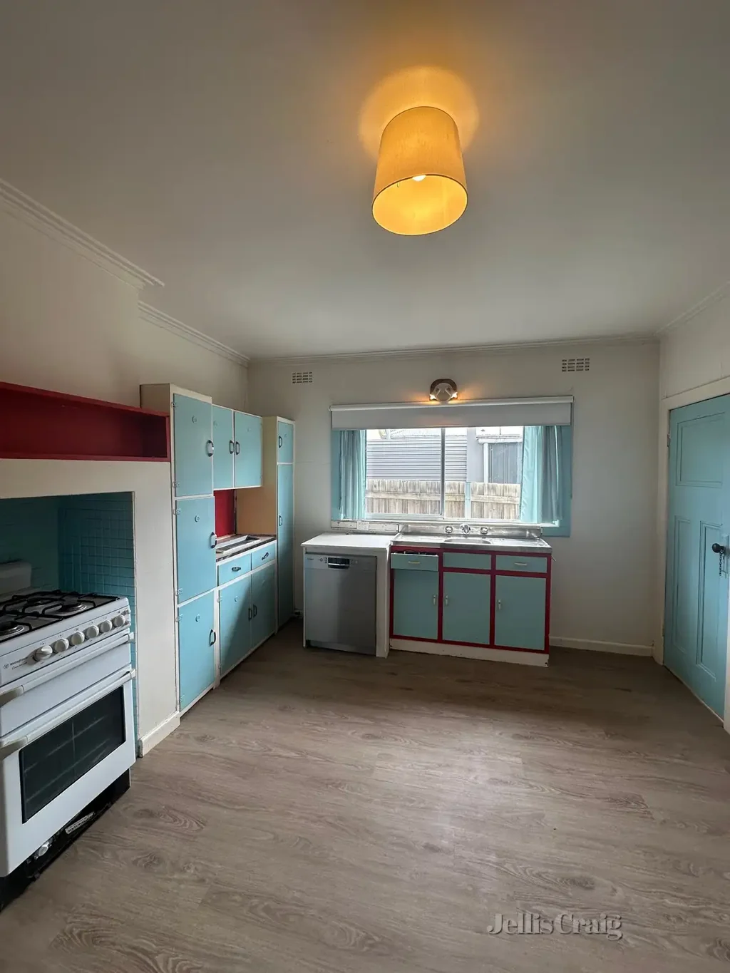 Two Bedroom, Great Location