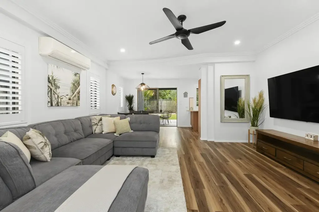 Immaculate Contemporary Home – Space, Style & Convenience