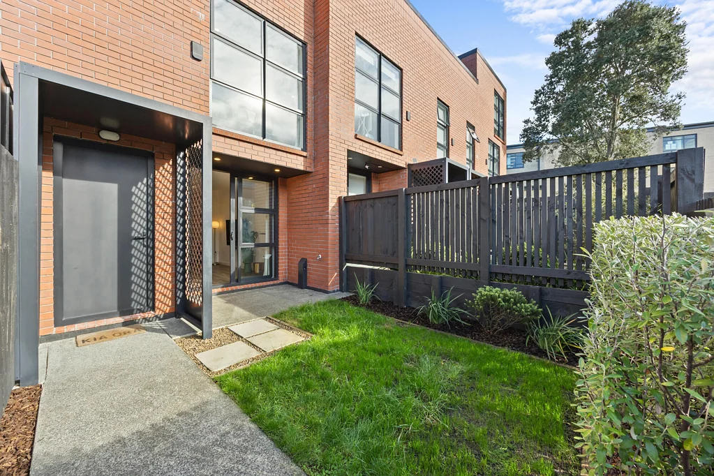 Mount Roskill 2房  Is this the best value around? Owners have bought