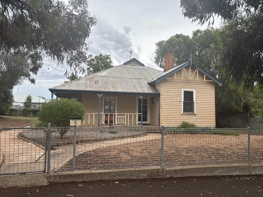 8 Dennys Street, Hopetoun, VIC 3396