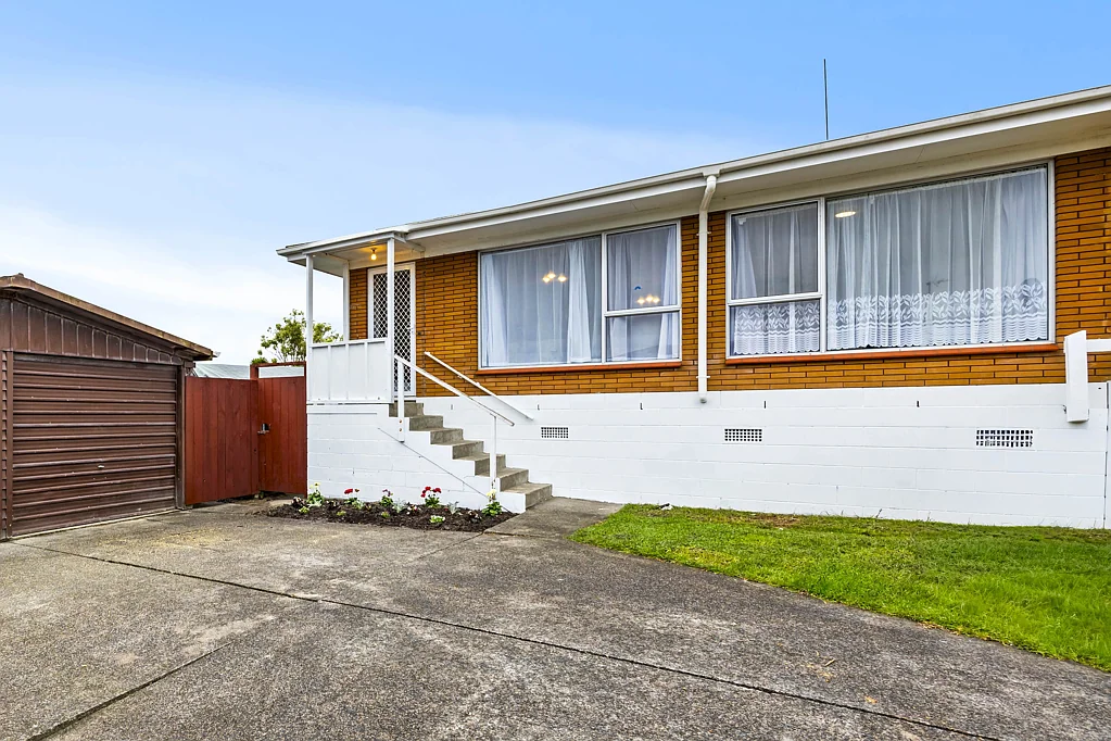 2/39 Blacklock Avenue, Henderson, Waitakere City, Auckland