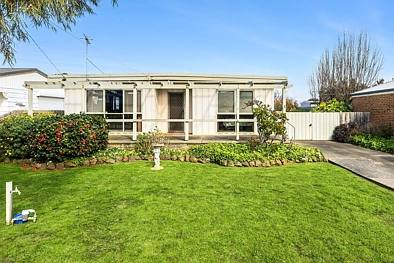 St Leonards 2房  Original St Leonards Charm with Space, Shedding & Potential