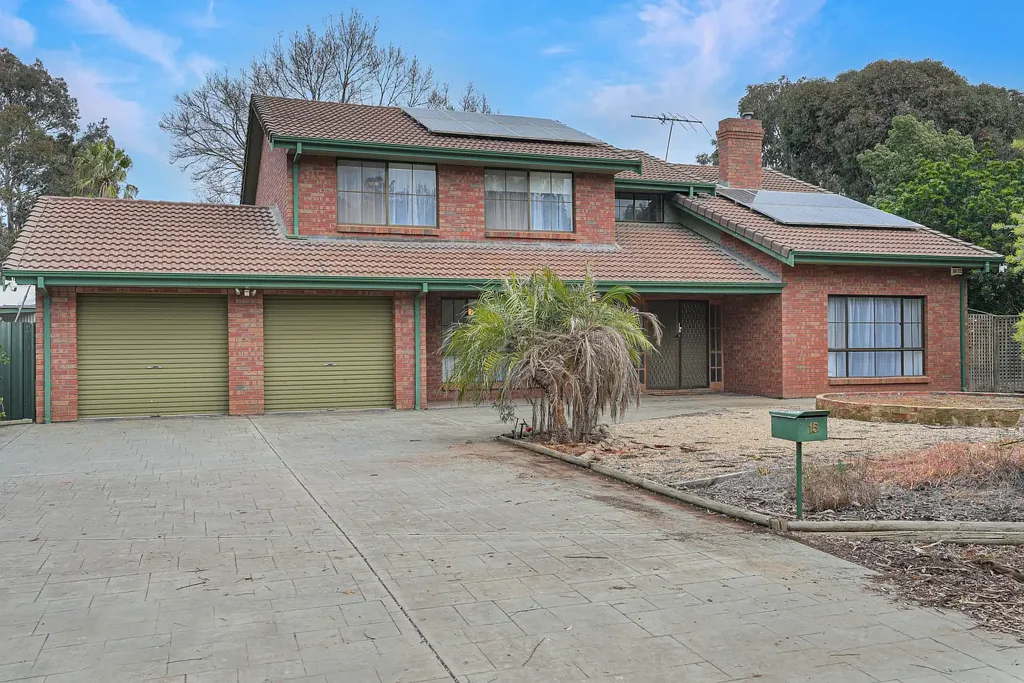 Spacious Family Lifestyle on 2,000sqm - Shed, Multiple Living Areas & Premium Location