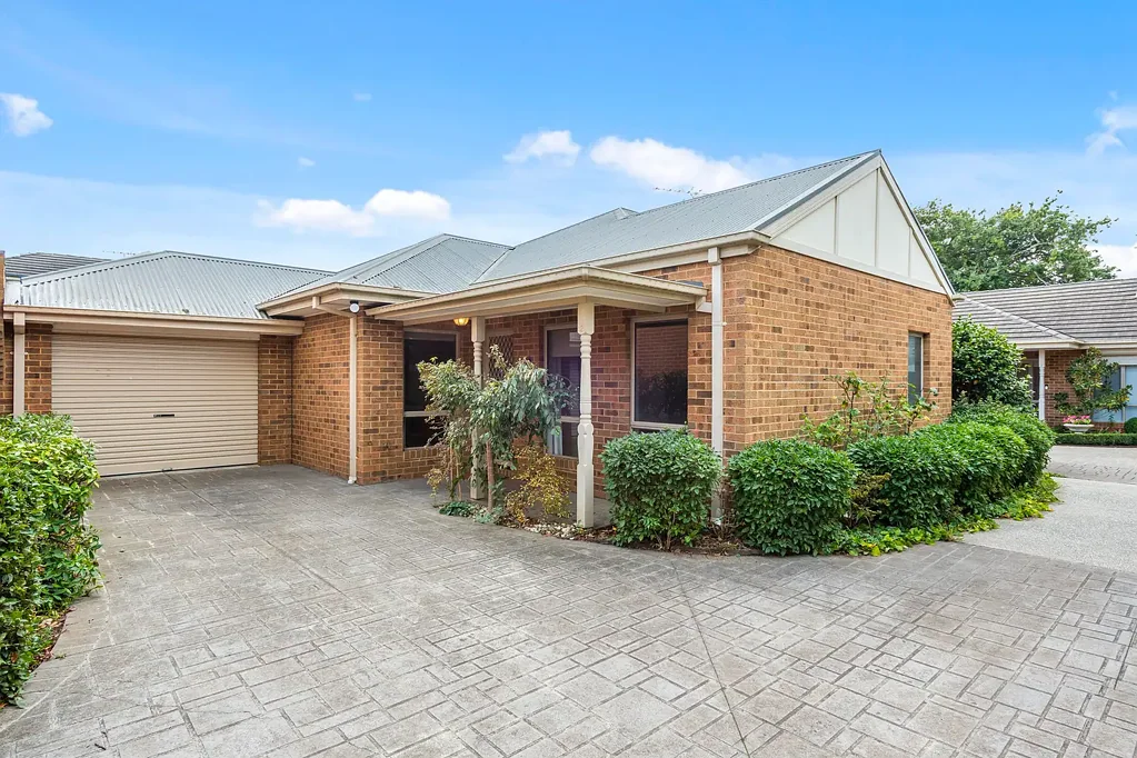 unit 2/15-17 Rodney Street, Gisborne, VIC 3437