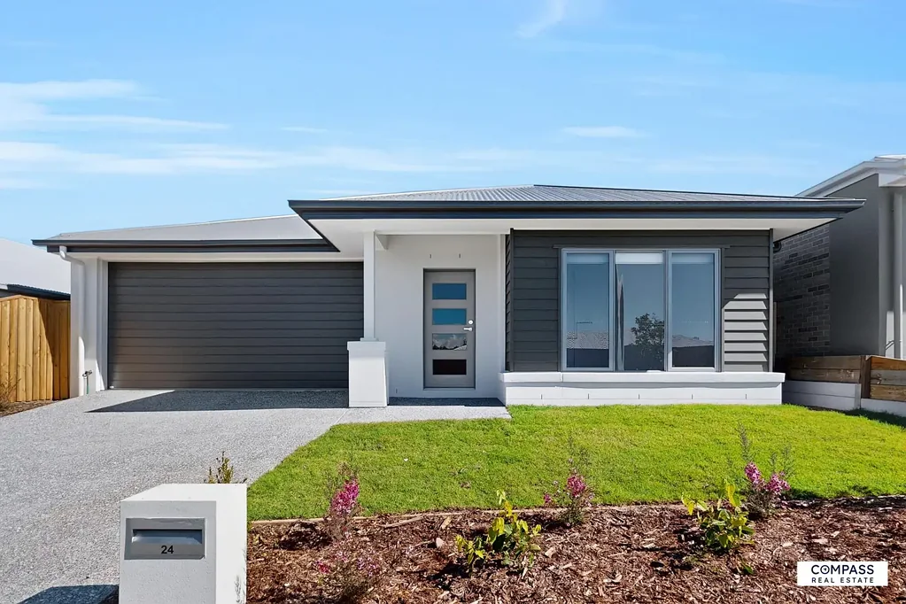 Contemporary Family Living in 5 Bedroom Home!