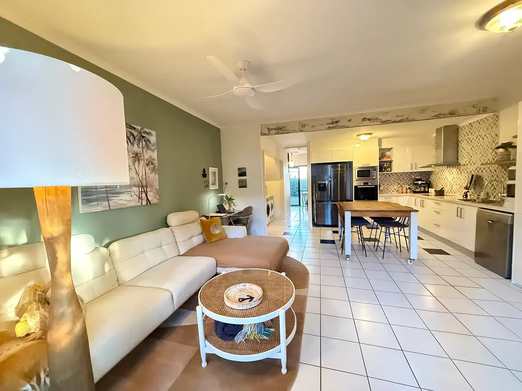 Fully Furnished, House sized Maroochydore Townhouse
