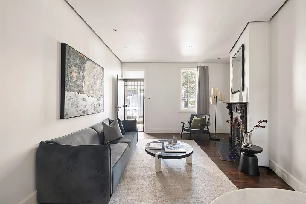 Surry Hills 2房 四层联排别墅 / 灵活的家庭生活空间 Four-level terrace / flexible family living spaces