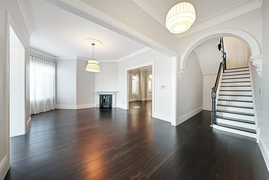 Classic Heritage, Modern Luxury & Harbour Views