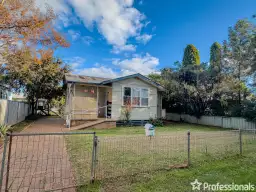 26 STEWART AVE, West Tamworth