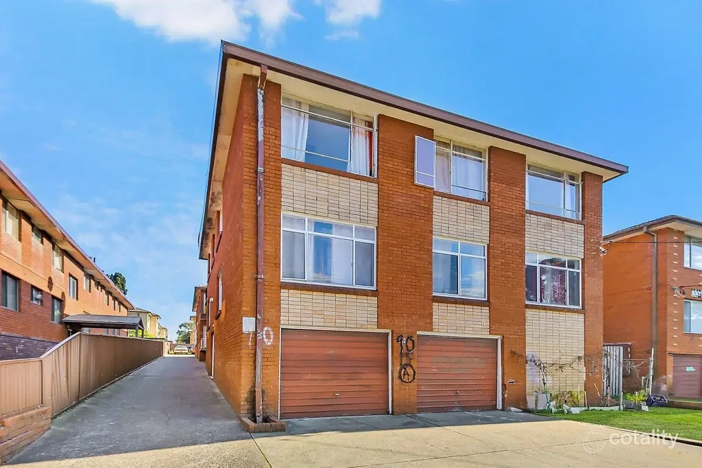 Spacious 3 Bedroom Unit in the Heart of Auburn