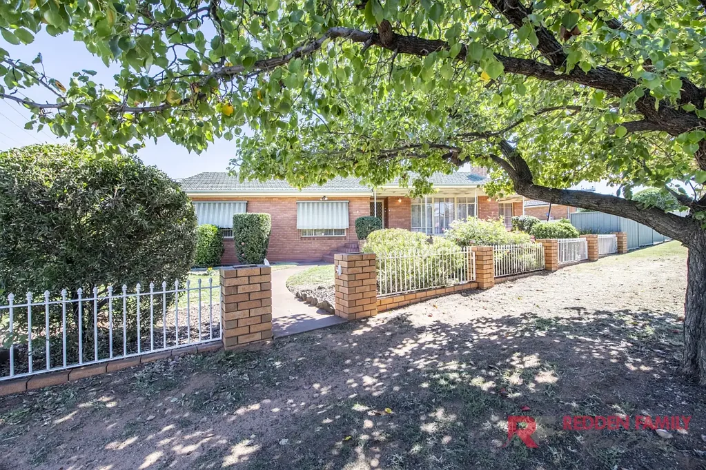 4 Hutchins Avenue, Dubbo, NSW 2830