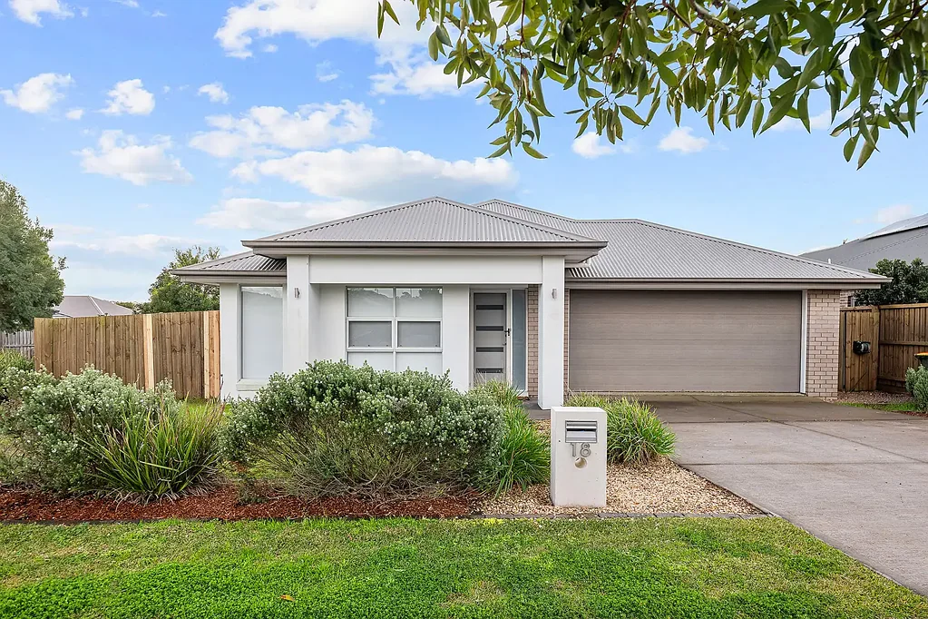 18 Wirraway Drive, Thornton, NSW 2322