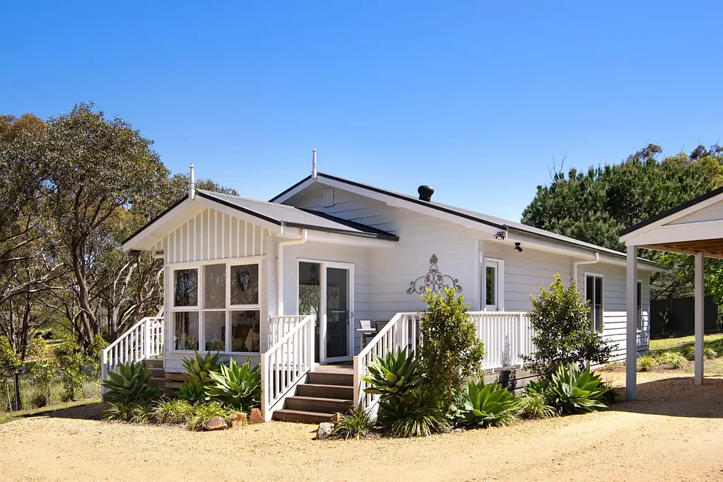 Maldon 3ห้องนอน Country chic meets contemporary living in a quiet country lane.