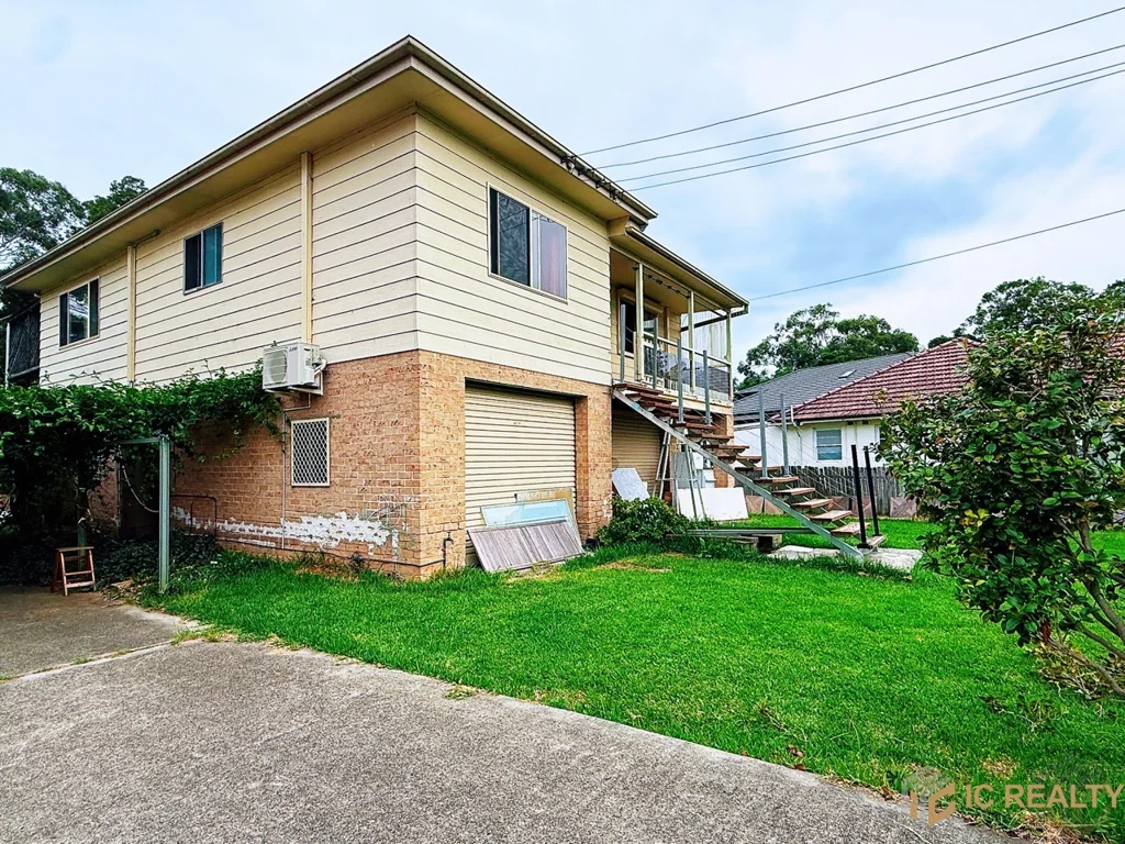 Upper-Level Residence in Quiet Fairfield Location | 4 Bedrooms, Parking & Convenience
