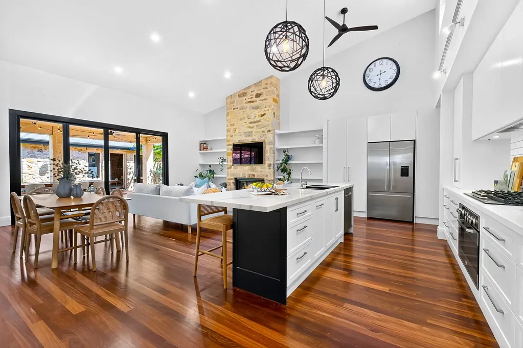 Cumberland Park 5Kwarto Art Deco Elegance, Reimagined for Modern Family Living