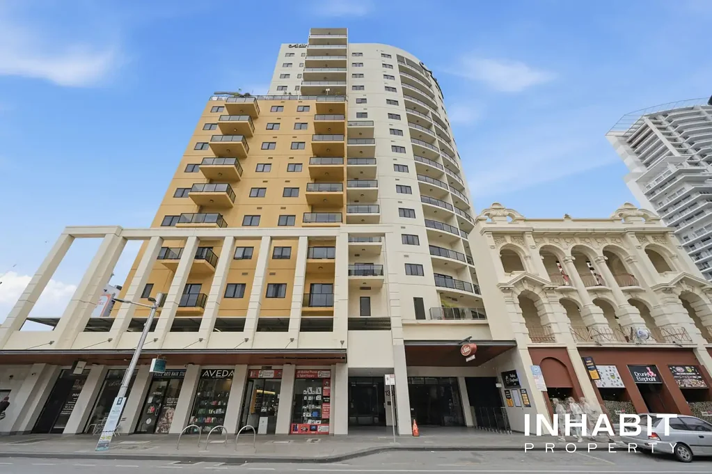 Perth 2房  Top Floor Elevated City Living with very low strata fees