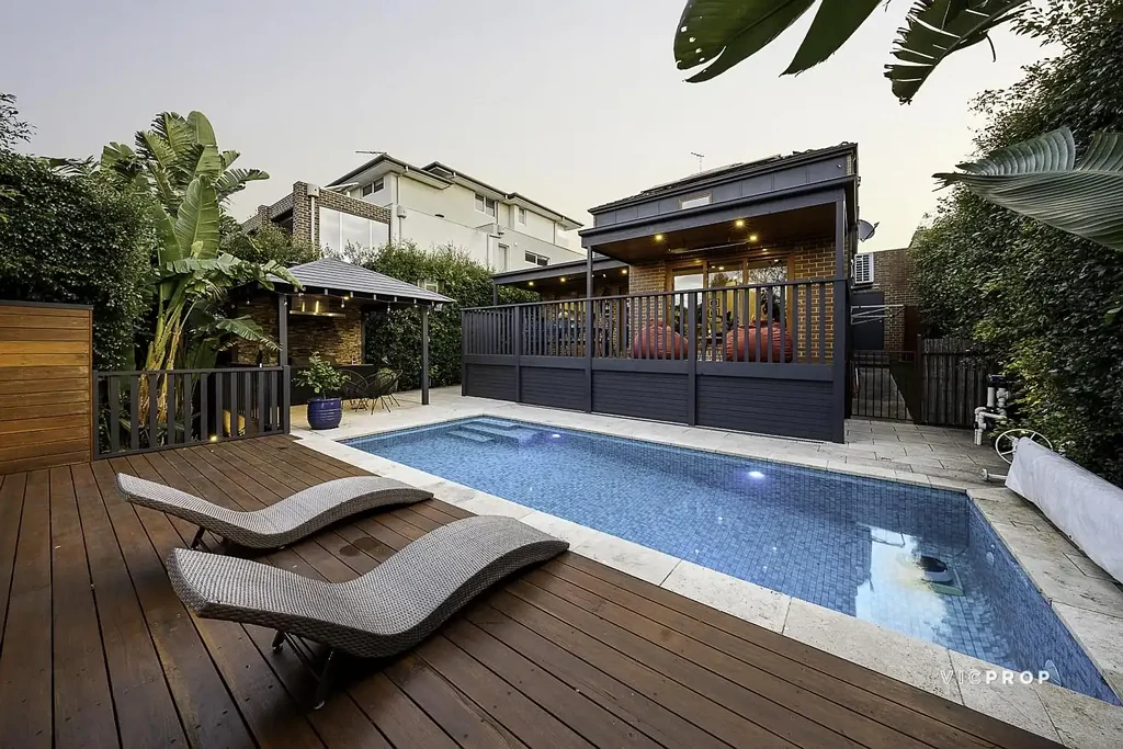 Maribyrnong 4房 Maribyrnong 最佳地段带泳池住宅 BEST POCKET OF MARIBYRNONG WITH A POOL