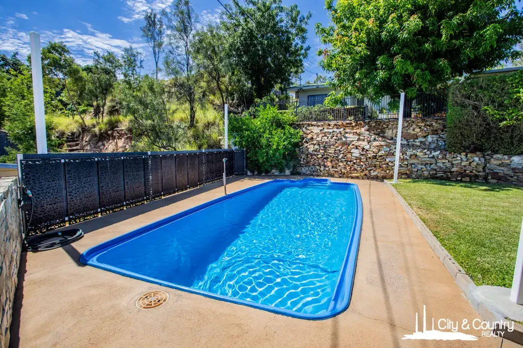 Mount Isa 3 Bedroom 20 Landy Street – Elevated Entertaining with Stunning Views