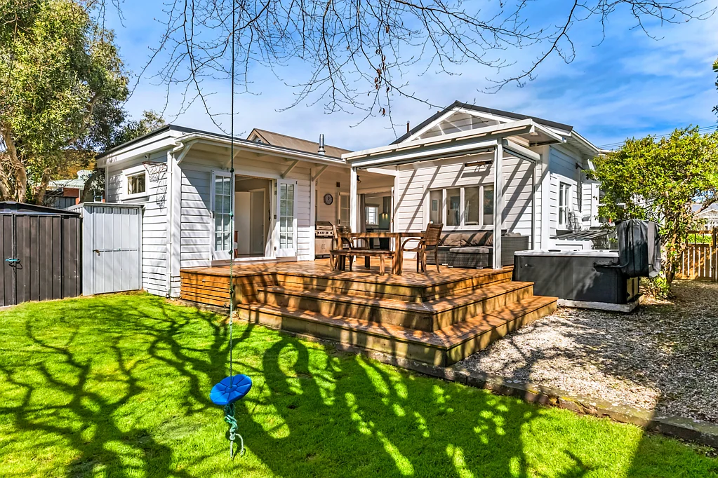 Karori 4침실 All Decked Out for Family Living