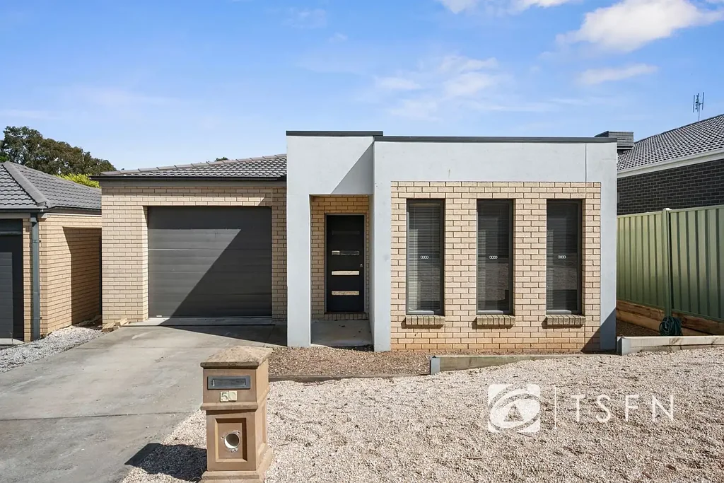 Spring Gully 3Kwarto Modern Low-Maintenance Living in a Prime Spring Gully Location