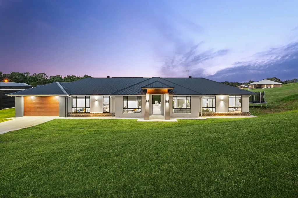 Veresdale Scrub 6 Bedroom Newly Built + Views + Dual living + 2 Acres
