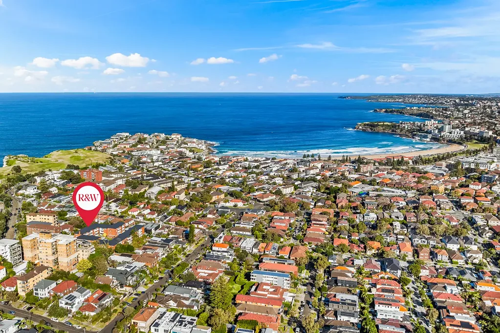 North Bondi 2 Slaapkamer Superb North Bondi Beach Pad Just Minutes To The Sand, With Parking