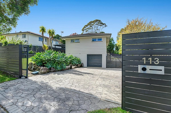 113 Weatherly Road, Torbay, North Shore City
