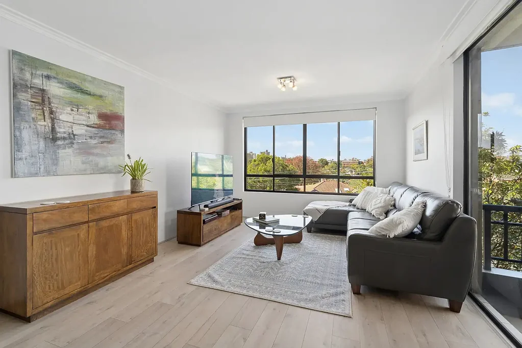 Cremorne 2ห้องนอน North East facing townhouse style residence